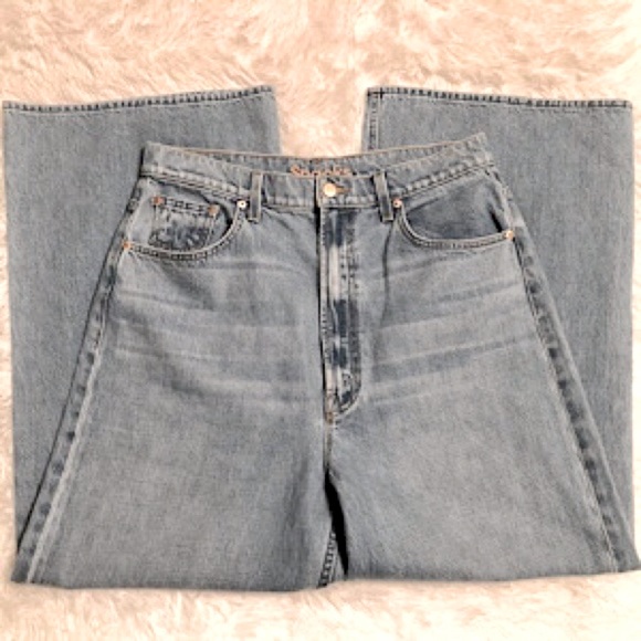 “NEW” MOTHER Snacks! High-Waisted Funnel Ankle Jean - Picture 5 of 10